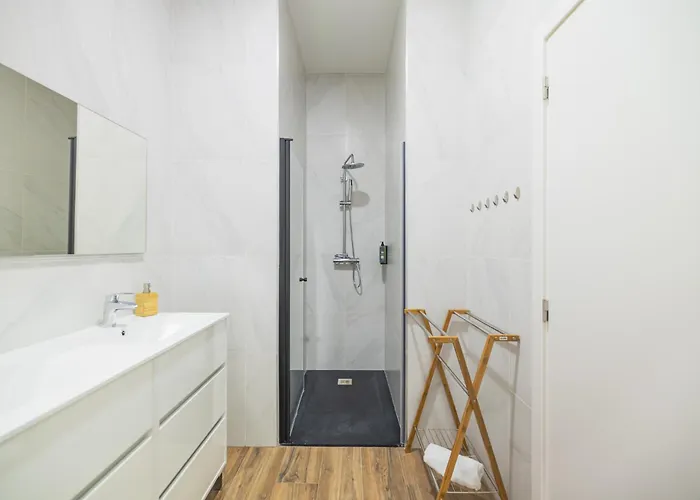 Island Bliss Hostel Πόντα Ντελγκάντα