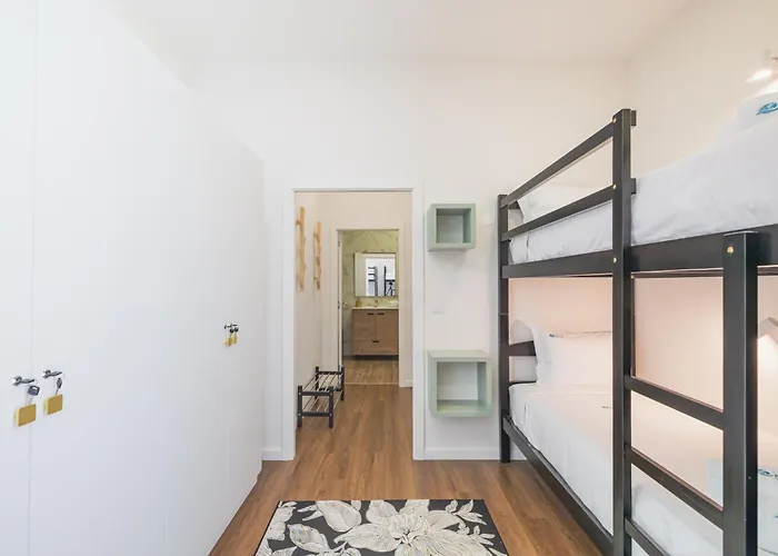 Island Bliss Hostel Πόντα Ντελγκάντα