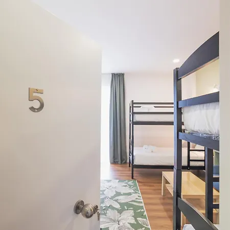 Island Bliss Hostel *