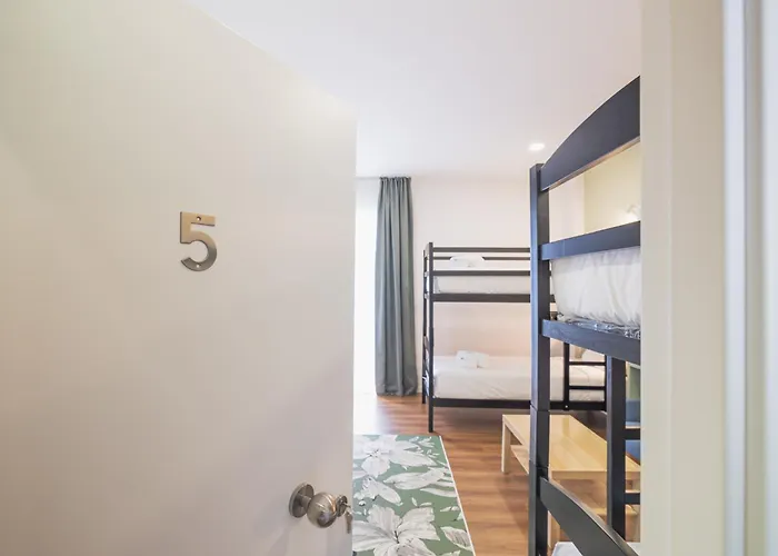 Island Bliss Hostel *